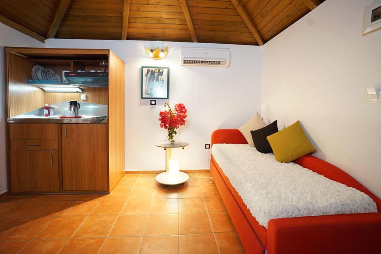 Felix Residence Mousata ภายนอก รูปภาพ